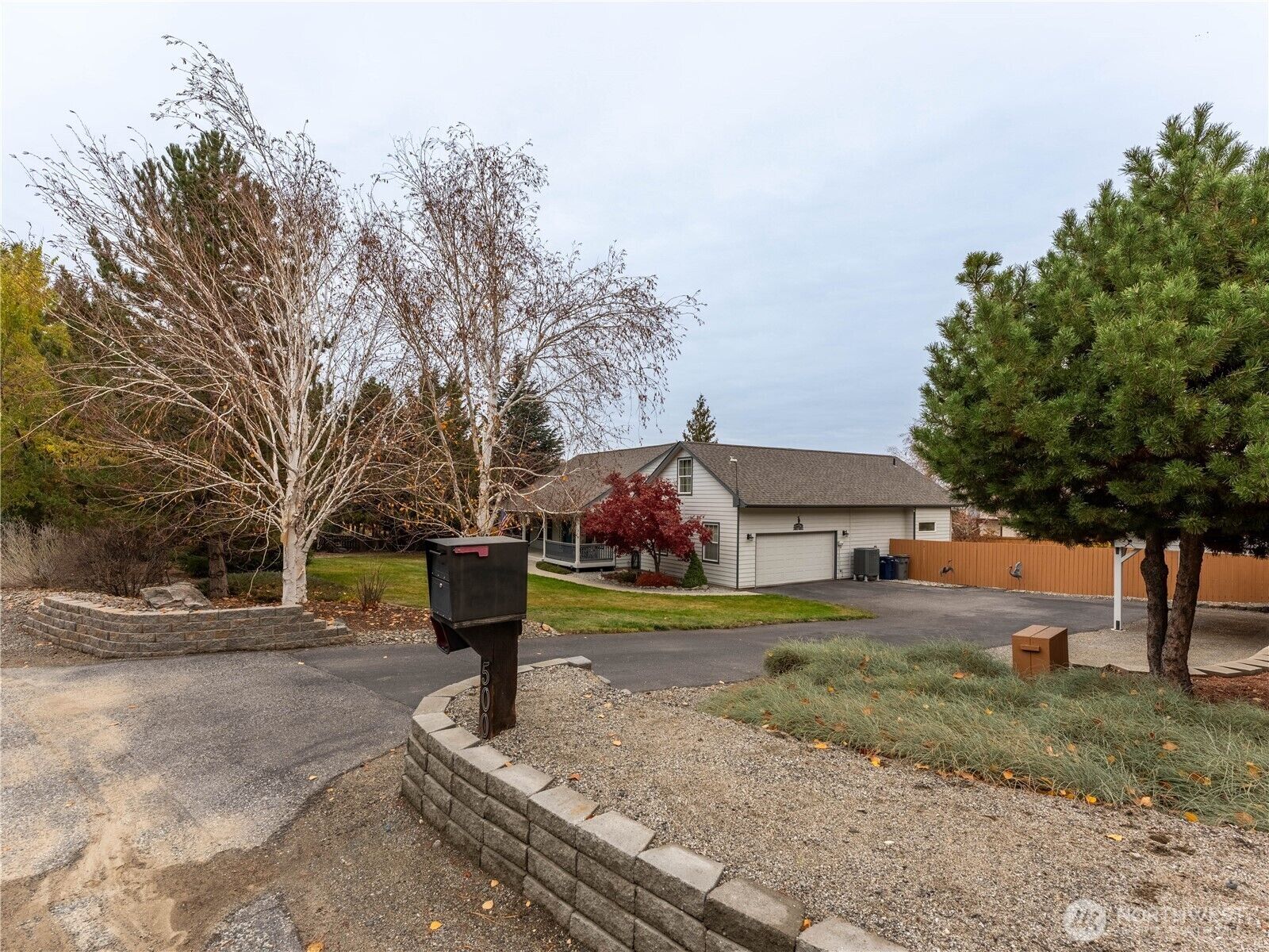 Property Photo:  500  Austin Avenue  WA 98801 