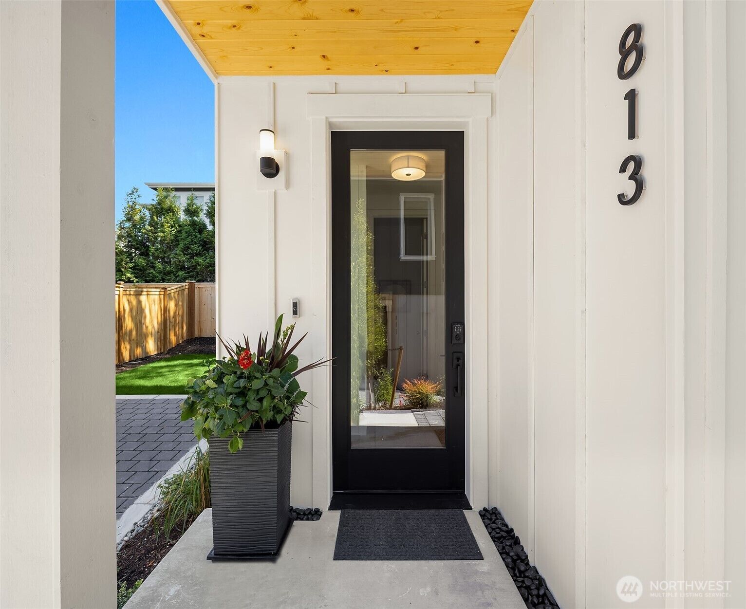 Property Photo: 813 18th Avenue W WA 98033