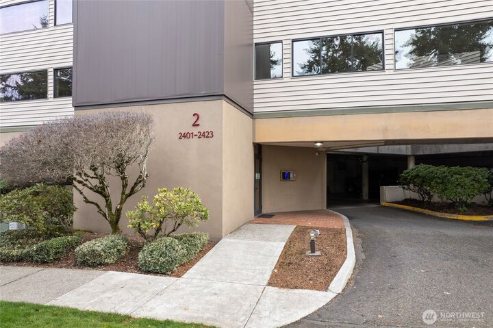 Property Photo:  2413 S Cedar Street 207  WA 98405 