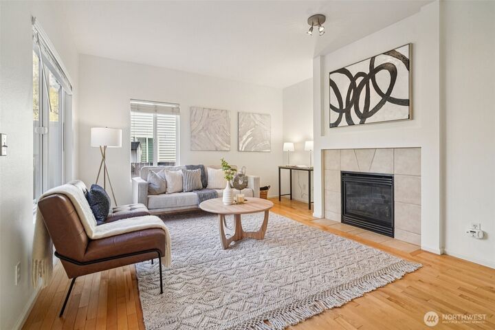 Property Photo:  22411  41st Avenue S 40  WA 98032 