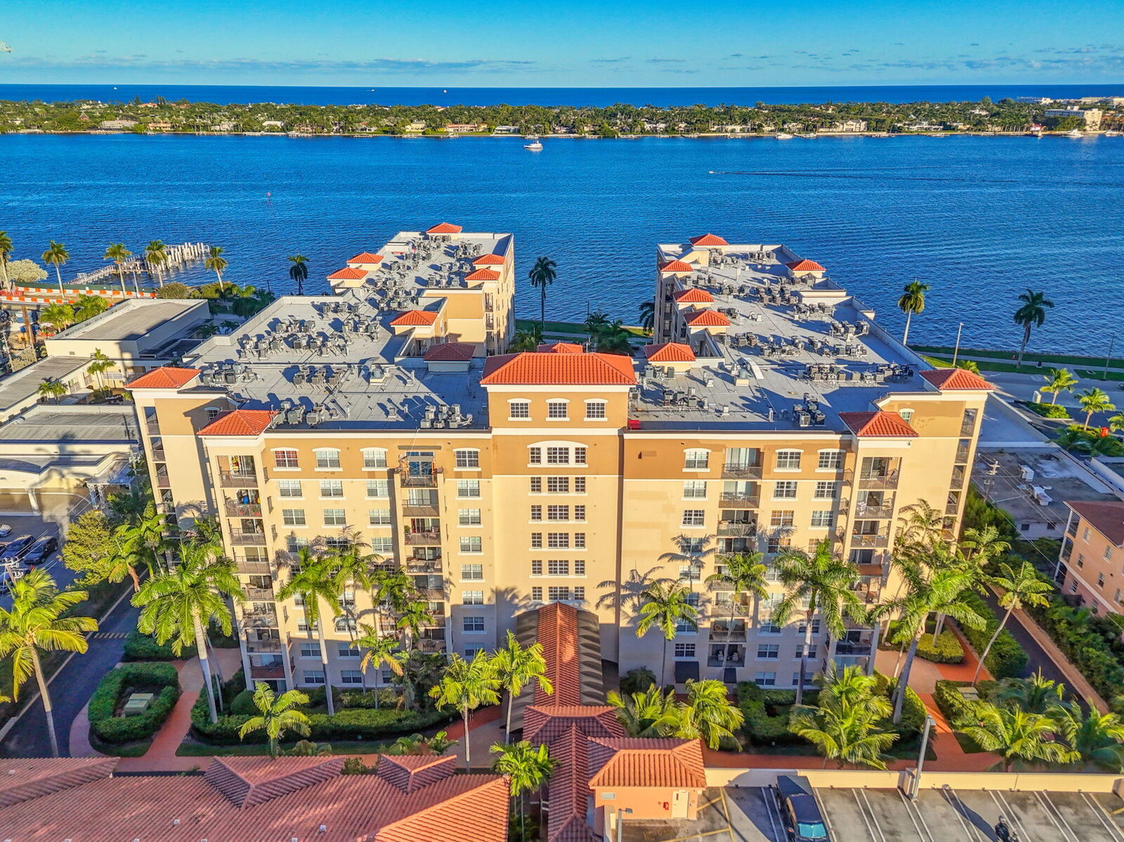 Property Photo:  1801 N Flagler Drive Apt 218  FL 33407 