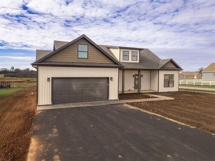 Property Photo: 100 Planters Way KY 42206