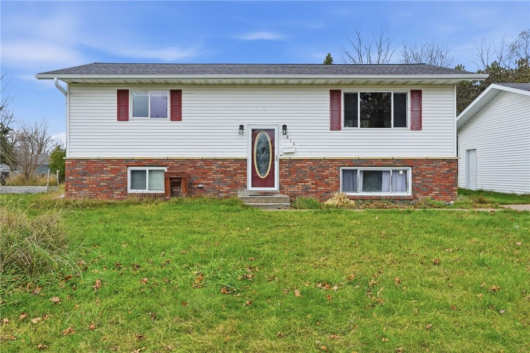 Property Photo: 816 E 9th Street S WI 54848