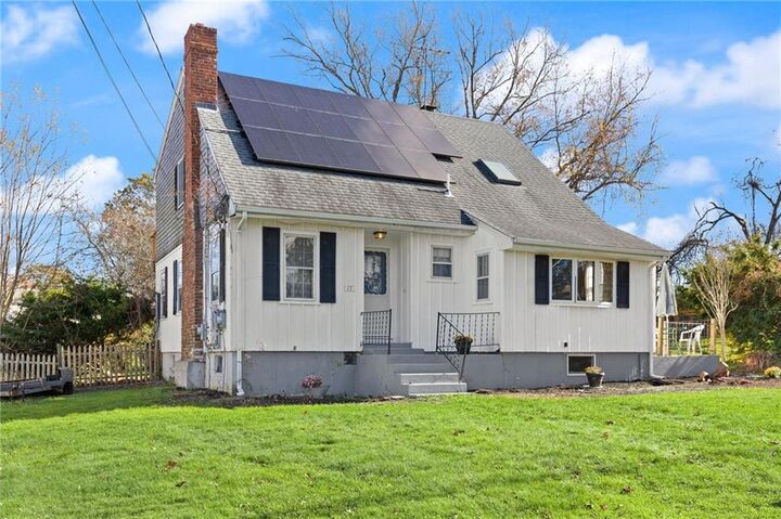 Property Photo:  17 Underwood Lane  RI 02842 