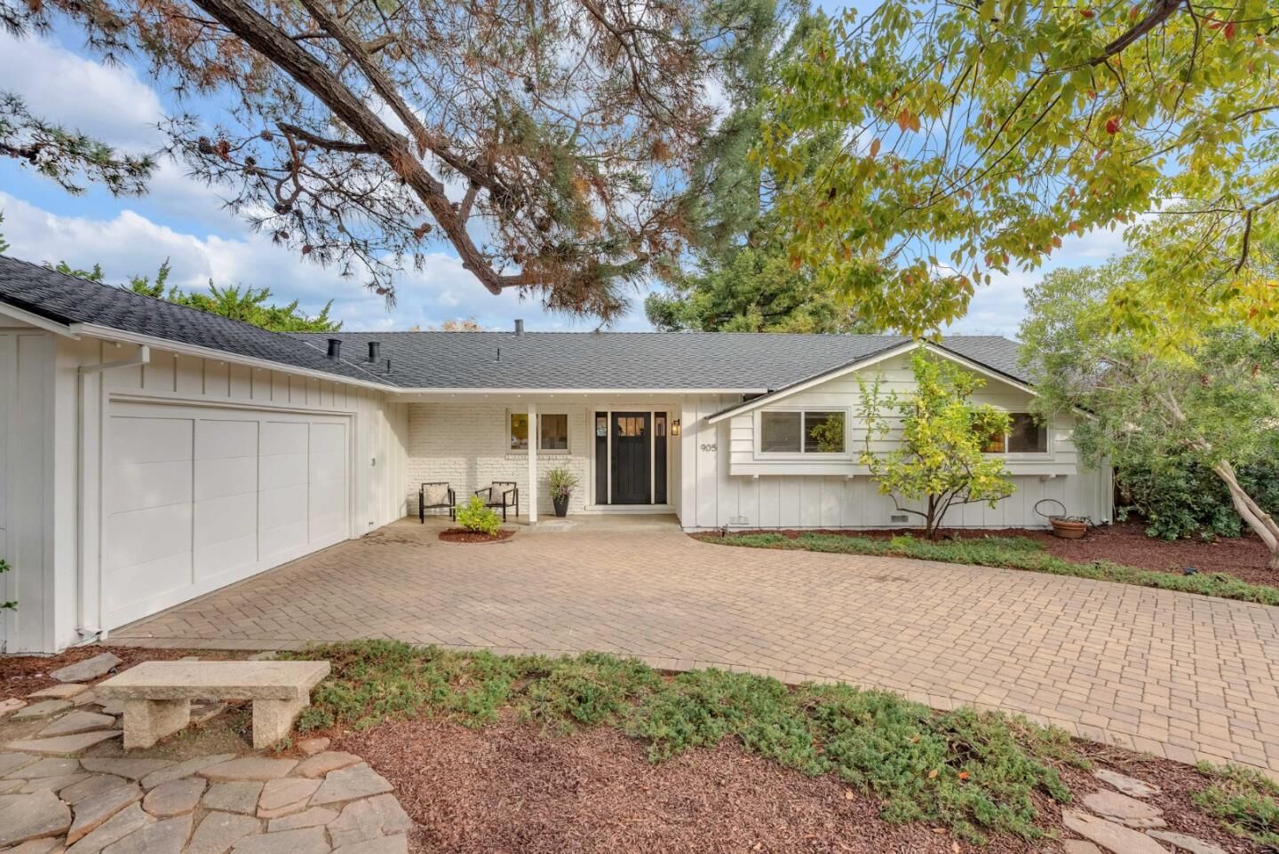 Property Photo: 905 Spencer Way CA 94024