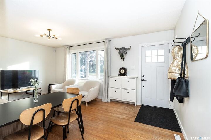 Property Photo:  2212 York Avenue  SK S7J 1J1 
