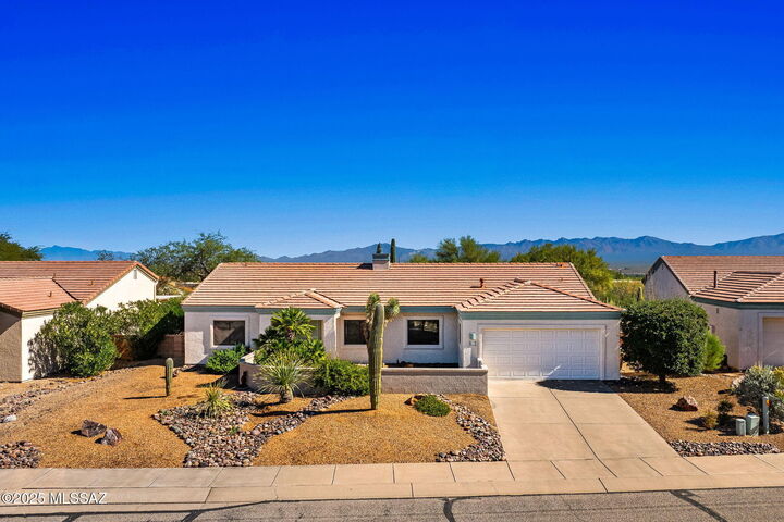 Property Photo: 290 N Via Del Ciruelo AZ 85614