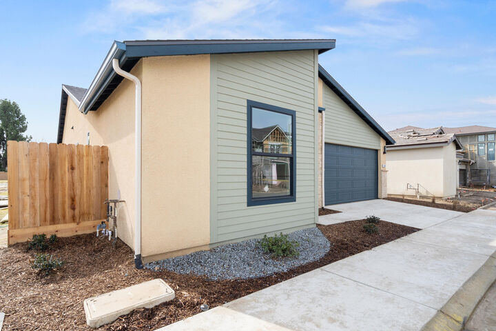 Property Photo: 1049 Madrid Avenue N CA 93274