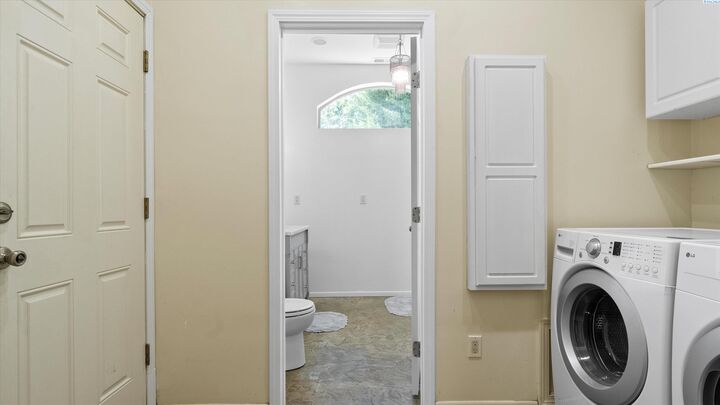 Property Photo:  102 S Rainier St.  WA 99336 