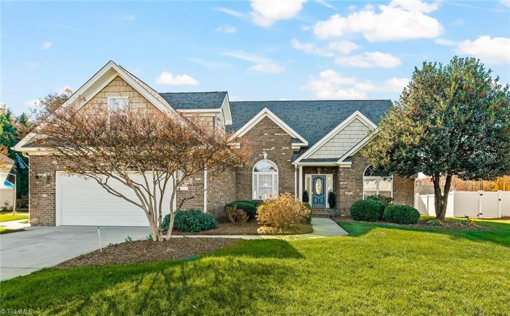 Property Photo: 3196 Knoll Ridge Drive NC 27051