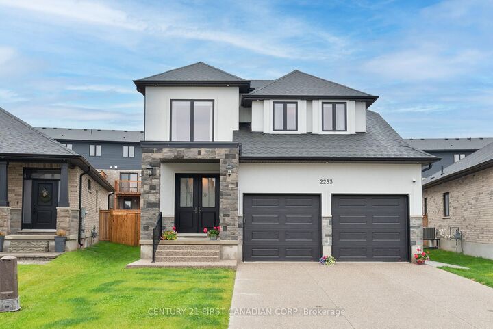 Property Photo:  2253 Linkway Boulevard  ON N6K 0K9 