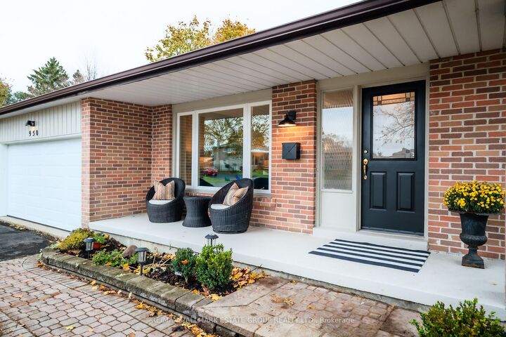 Photo de la propriété: 950 Bayshore Court ON L1W 2Y3