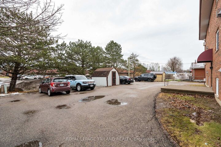 Property Photo:  221 Highview Drive  ON N5R 5H6 