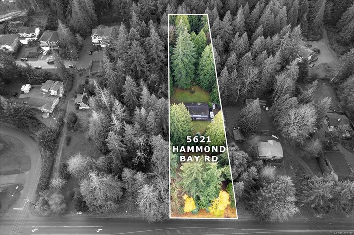 Property Photo: 5621 Hammond Bay Rd BC V9T 5N2
