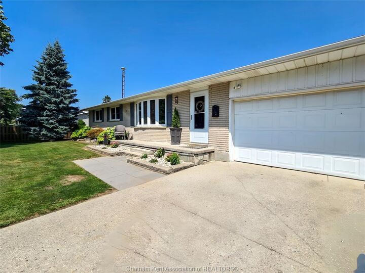 Property Photo: 24053 Winterline Road ON N0P 1Z0