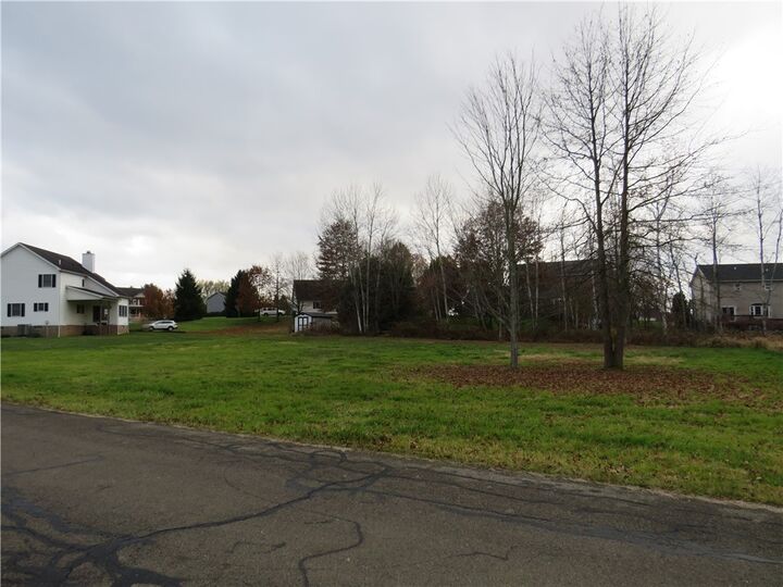 Property Photo: 35 Teaberry Lane PA 16127