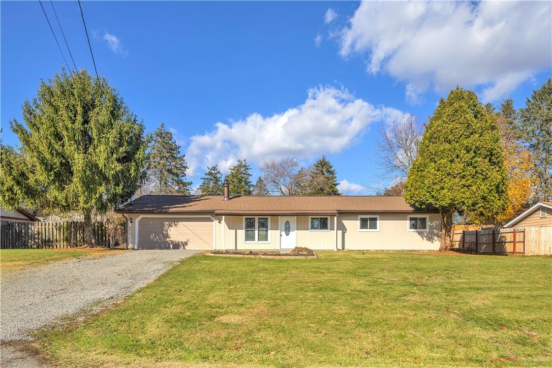 Property Photo: 206 Sandalwood Dr PA 16066