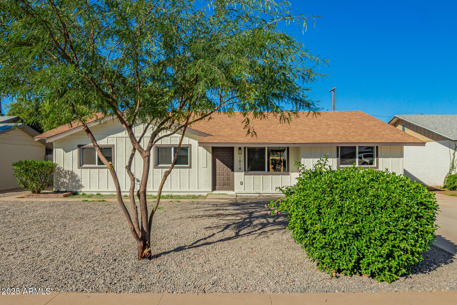 Property Photo: 1014 E Concorda Drive AZ 85282