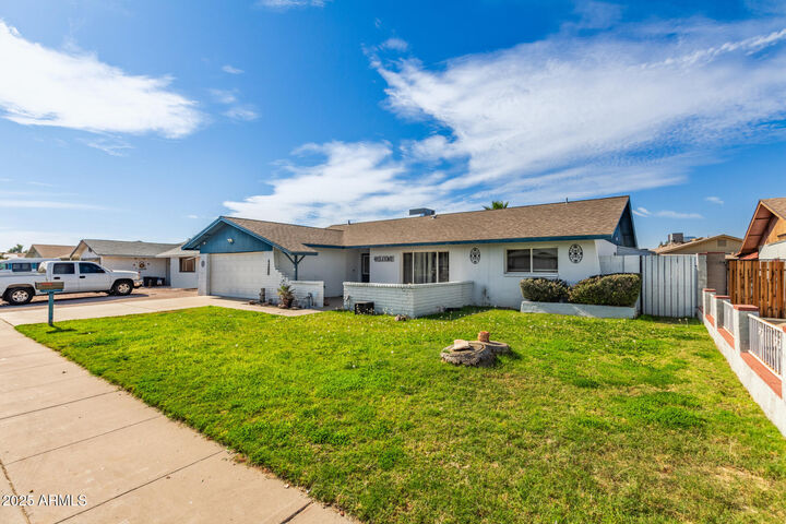 Property Photo: 13842 N 52nd Avenue AZ 85306