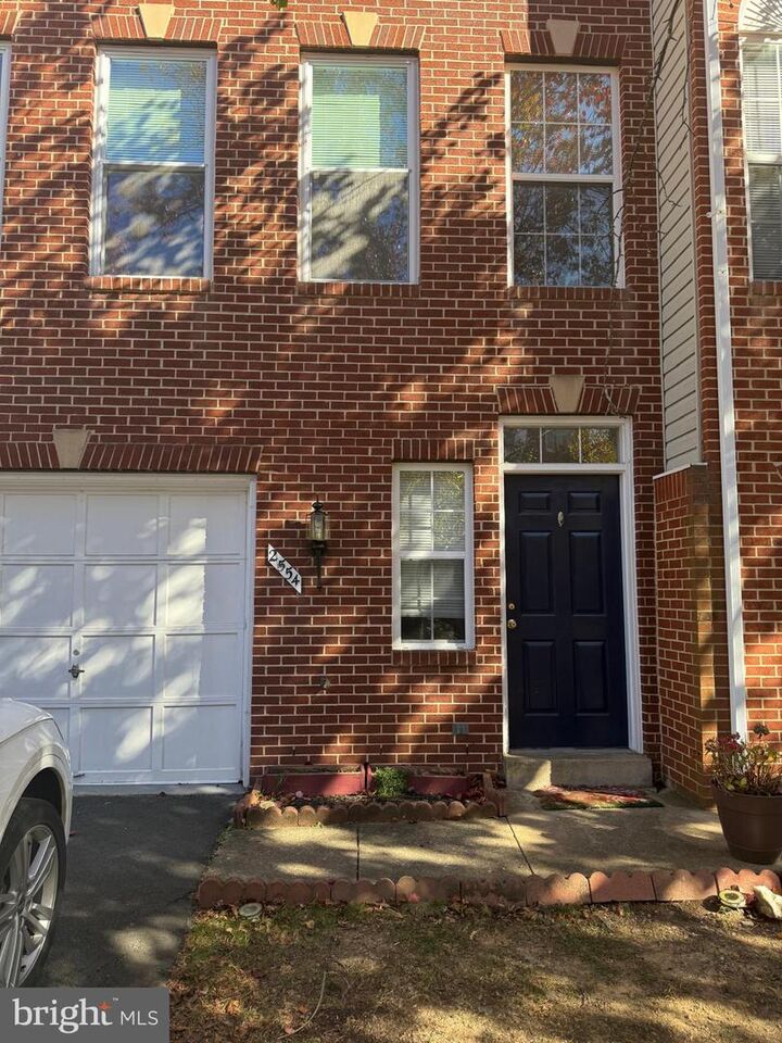 2554 James Madison Circle  Herndon VA 20171 photo