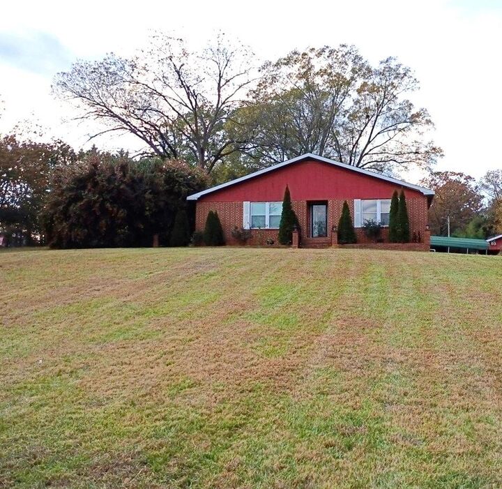Property Photo: 3025 Cleveland Hwy GA 30721