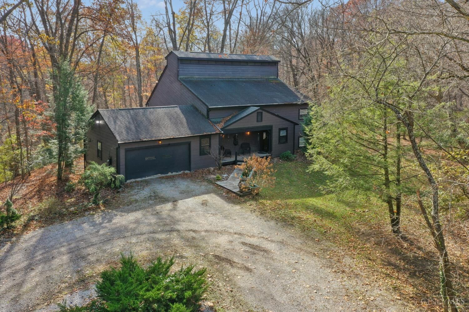 Property Photo: 1243 Creekwood Court OH 45103