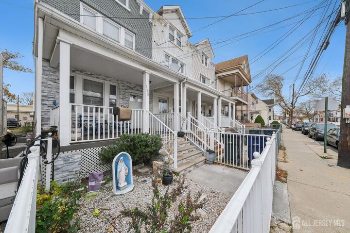Property Photo:  190 Lewis Street  NJ 08861 