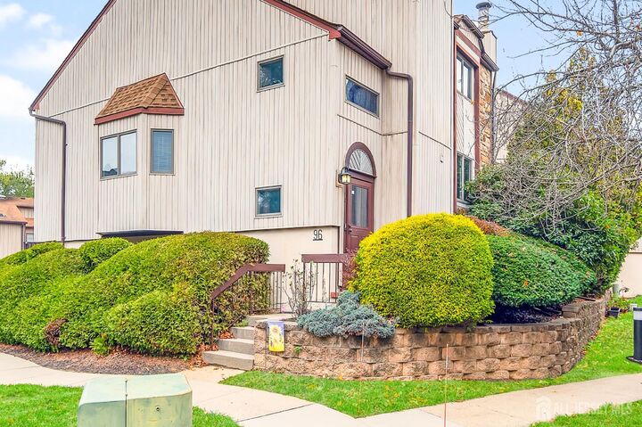 Property Photo:  96 Diamond Lane  NJ 08857 