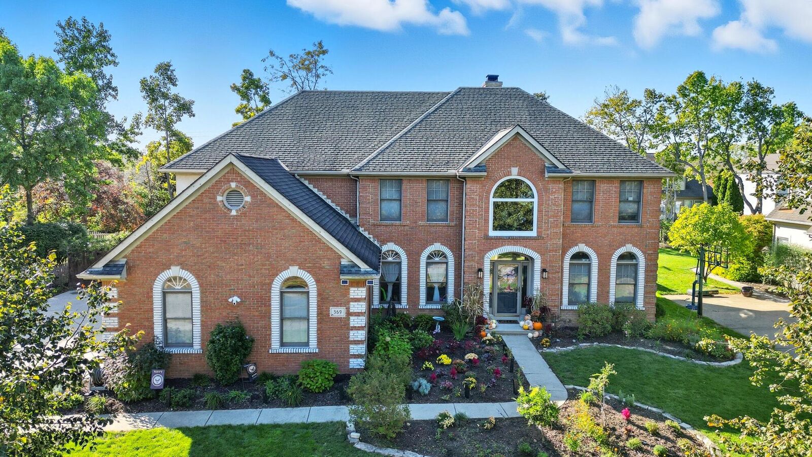 Property Photo: 369 Windcroft Drive OH 43082