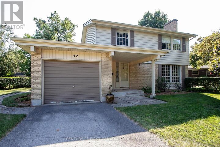 Property Photo:  42 Naomee Crescent  ON N6H 3T4 