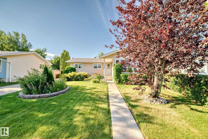 Property Photo:  17719 84 Avenue NW  AB T5T 0N5 