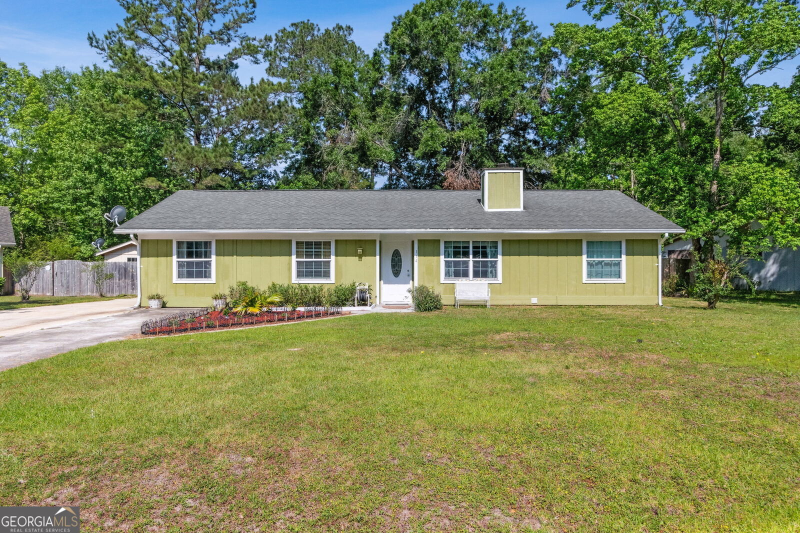 Property Photo: 114 Pineneedle Court GA 31548