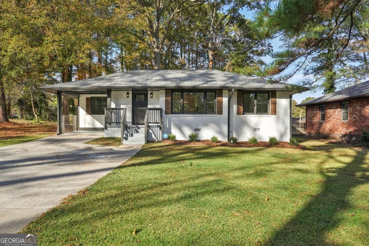 Property Photo:  4 Mobley Drive SE  GA 30315 