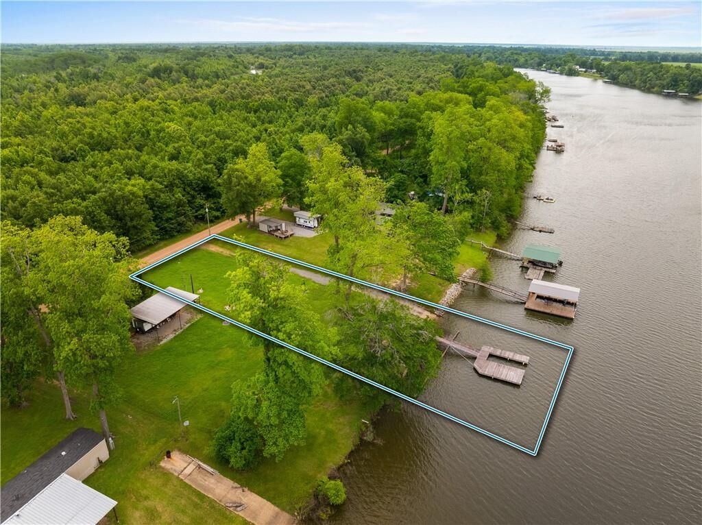 Property Photo: 3655 Parhams Road LA 71343