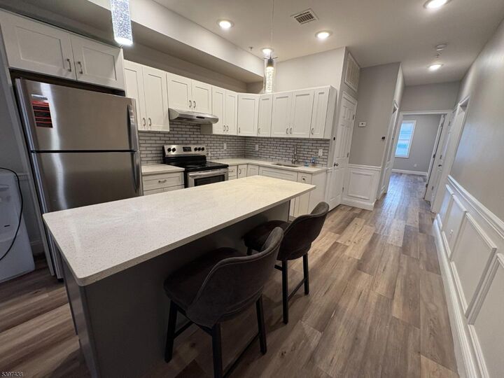 Property Photo:  274 Governor St  NJ 07501 