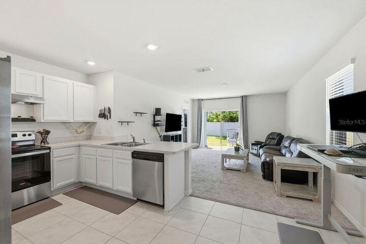 Property Photo: 2033 Twin Flower Lane FL 32771