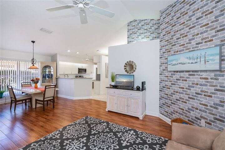 Property Photo: 1149 Harbor Town Way FL 34292