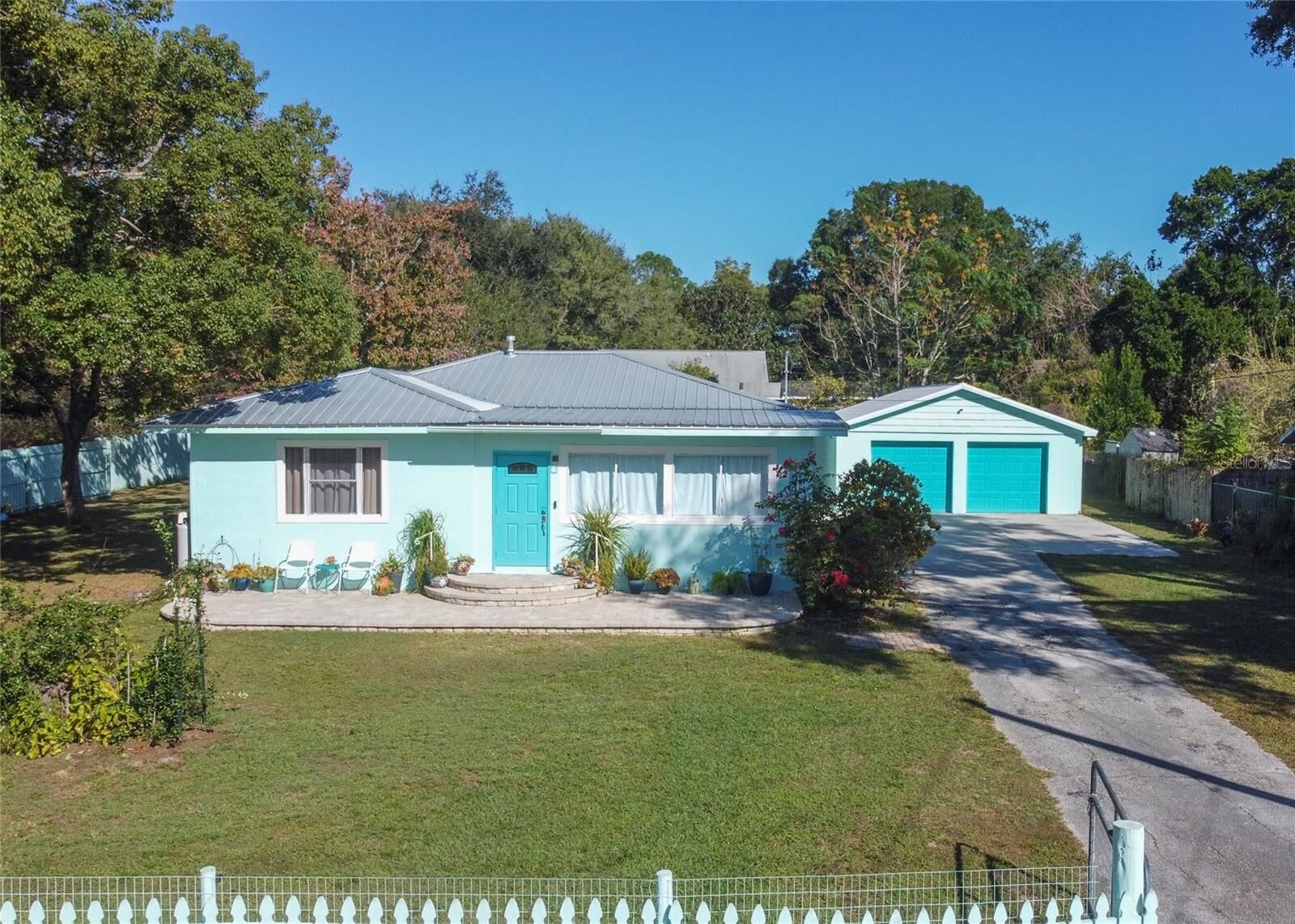 Property Photo: 206 W Silverton Street FL 34715
