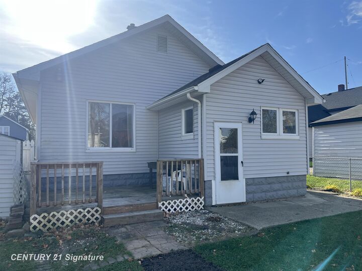 Property Photo: 131 E Young Street MI 48420-1411
