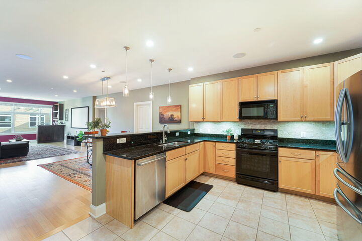 Property Photo: 1915 N Water Sts 406 WI 53202