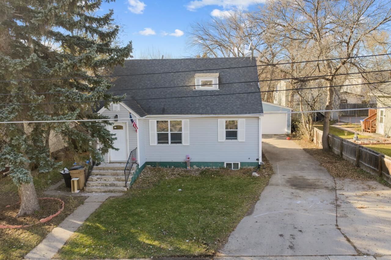 Property Photo:  705 9th St. NE  ND 58703 