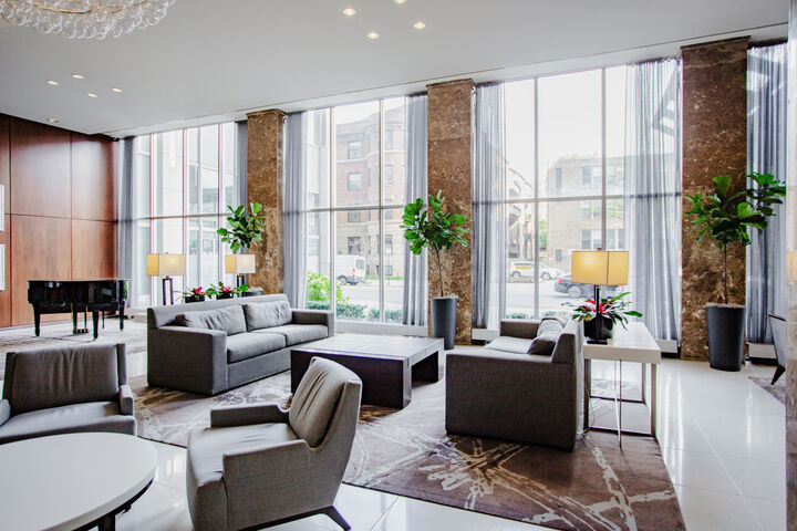 Property Photo:  655 W Irving Park Road 5104  IL 60613 