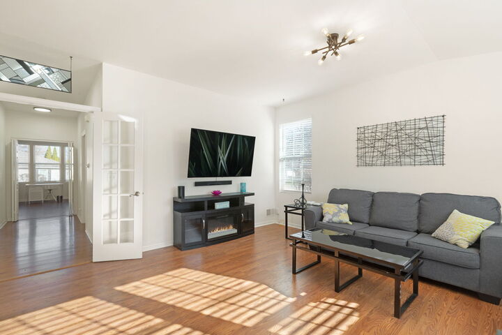 Property Photo: 94 W Essington Drive IL 60073