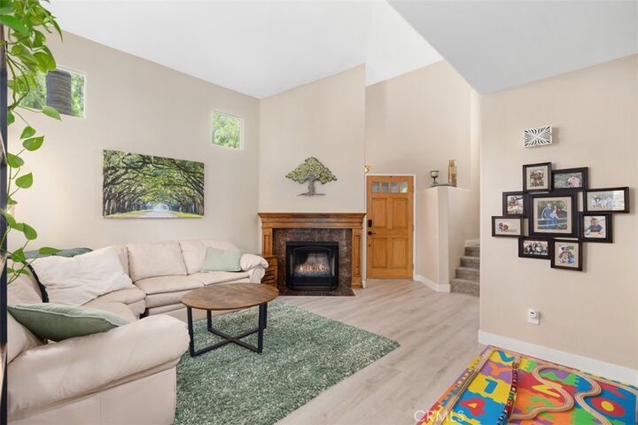 Property Photo:  2 Piccadilly Court  CA 92656 