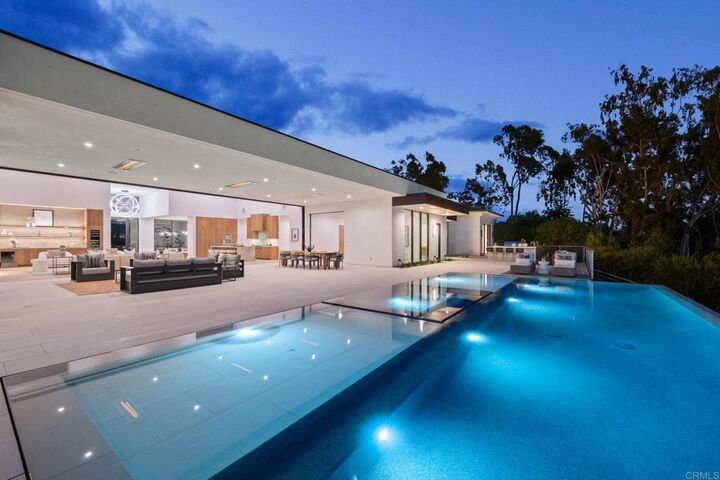 Property Photo: 5471 La Crescenta CA 92067