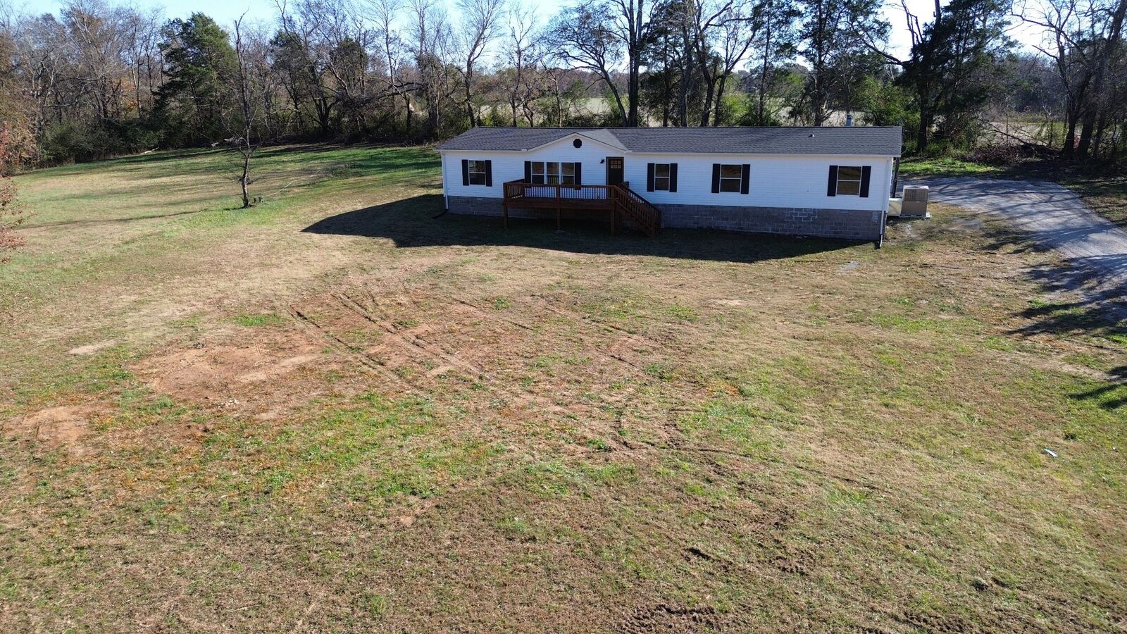 Property Photo:  698 Meridian Dr  TN 37166 