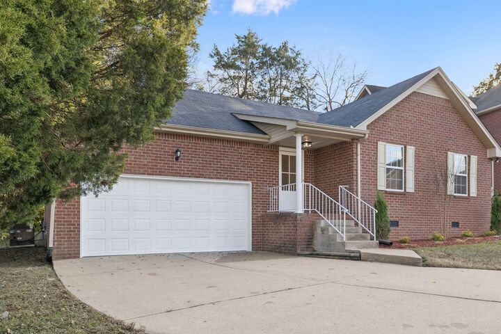 417 Hickory Chase Dr  Madison TN 37115 photo