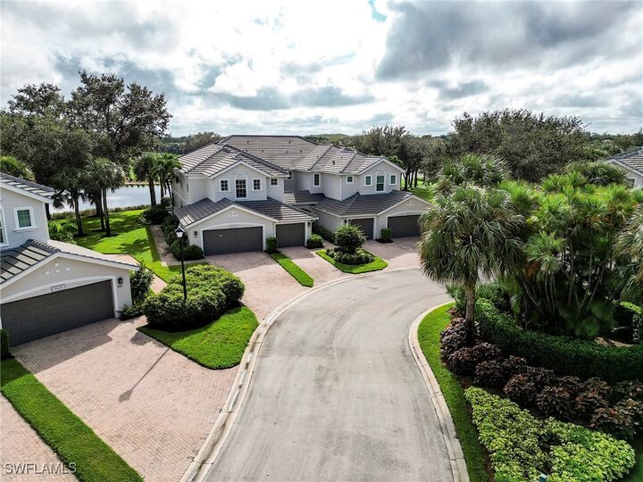 Property Photo:  9111 Palmetto Ridge Drive 201  FL 34135 
