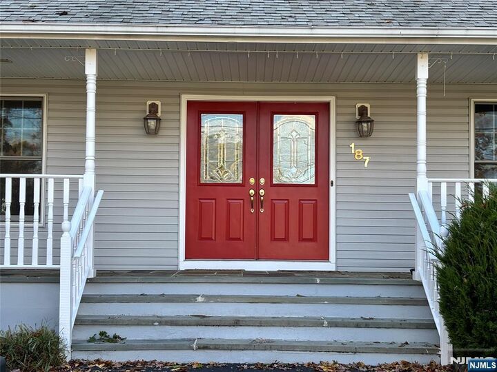 187 Hillcrest Drive  Wayne NJ 07470 photo