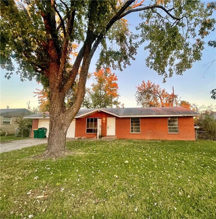 811 N 15th Street  Rogers AR 72756 photo